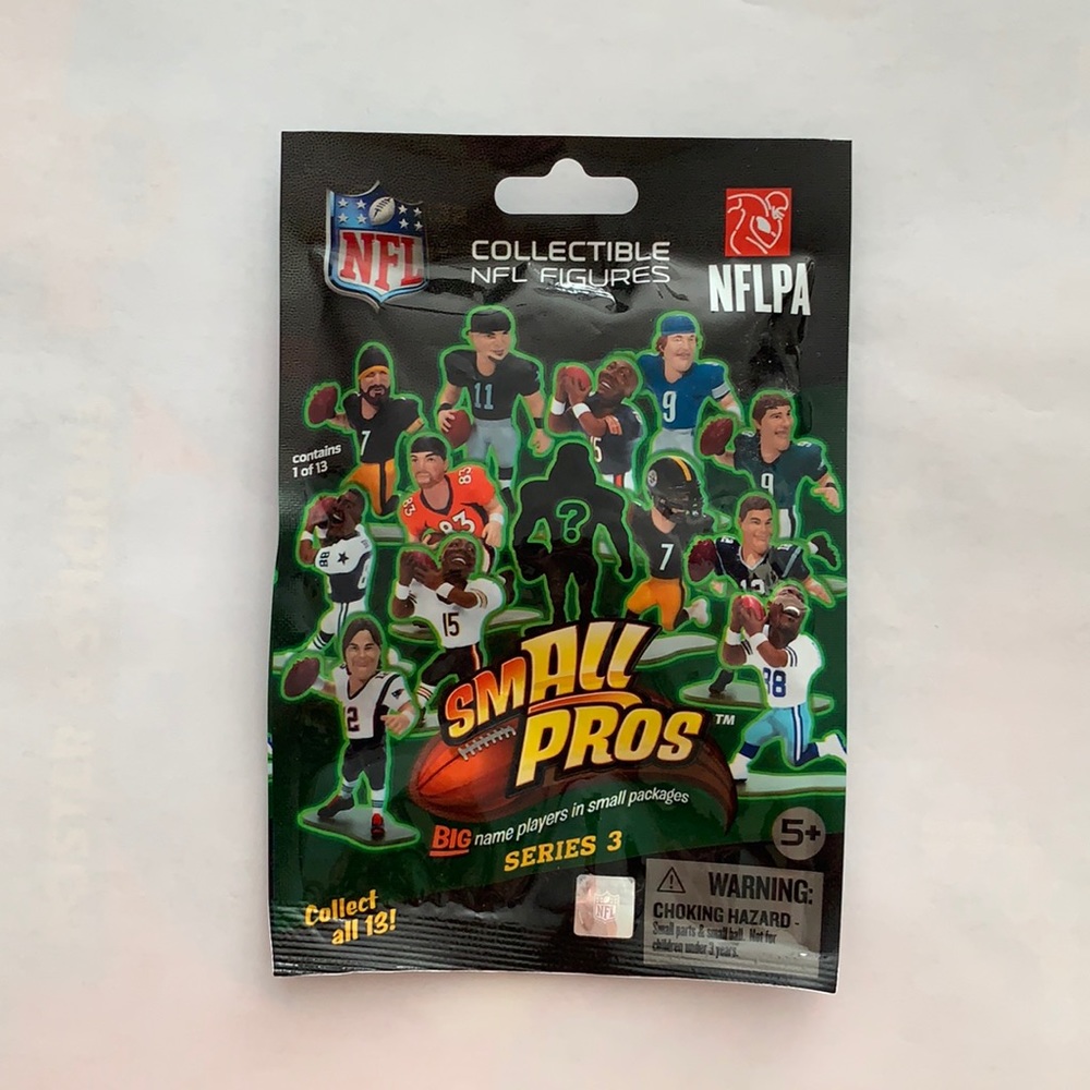 McFarlane Toys NFL Small Pros Series 3 Mini Figure Mystery Pack.